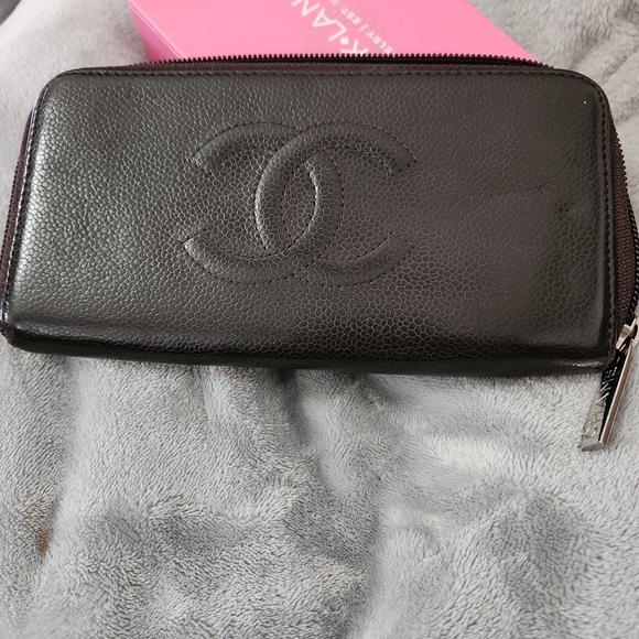 Meet your Posher, Wendy - Picture 3 of 3